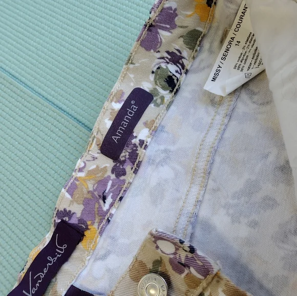 Gloria Vanderbilt Denim Floral Stretch High Waist Shorts Size 14 - Picture 6 of 8